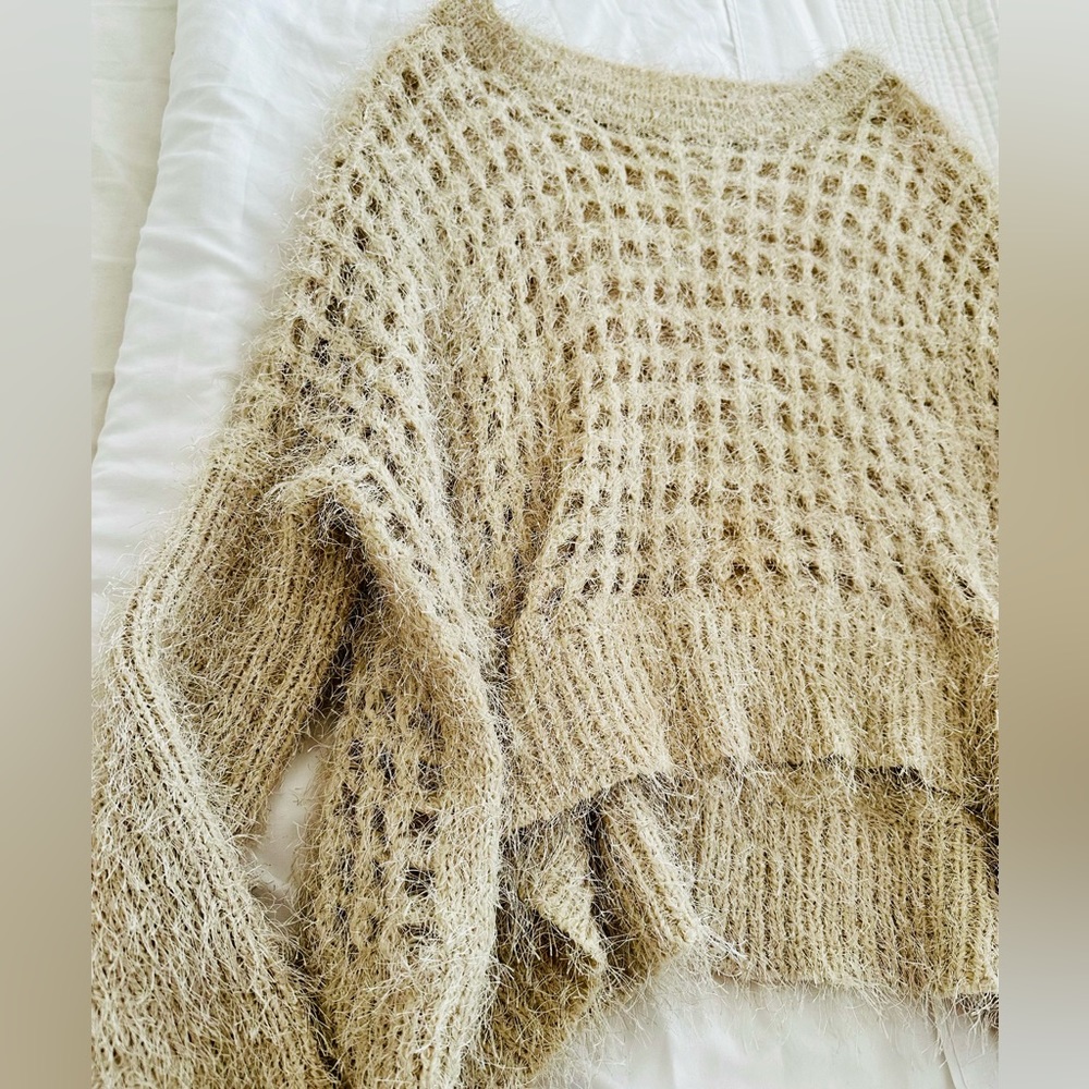 Hem & Thread oversized sweater. Oatmeal. Wore post workout over athleisure.